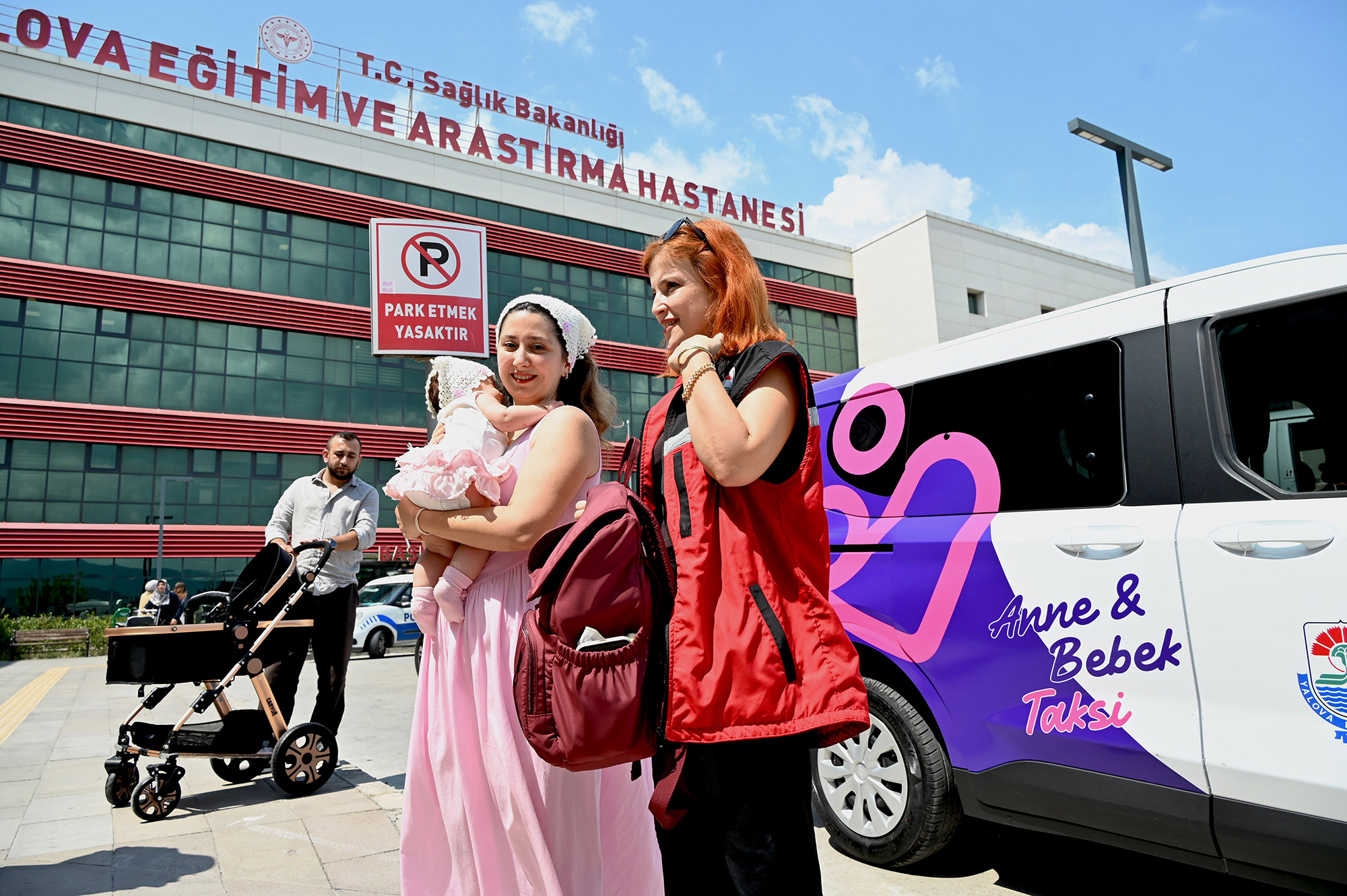 Yalova Belediyesi’nden anne ve bebeklere ulaşım desteği