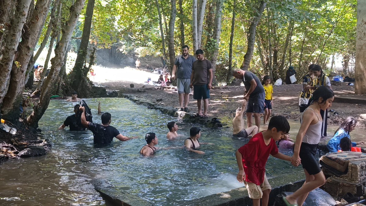 VATANDAŞLAR URFA’DA SERİNLEME ALANI İSTİYOR  