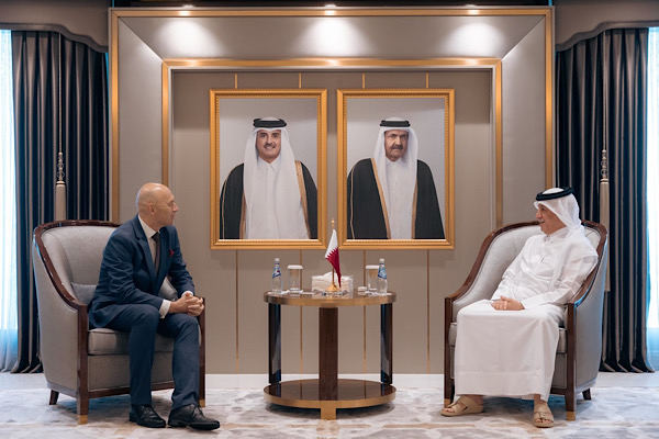 Al Muraikhi, Çekya'nın Doha Büyükelçisi Chalupecky ile görüştü