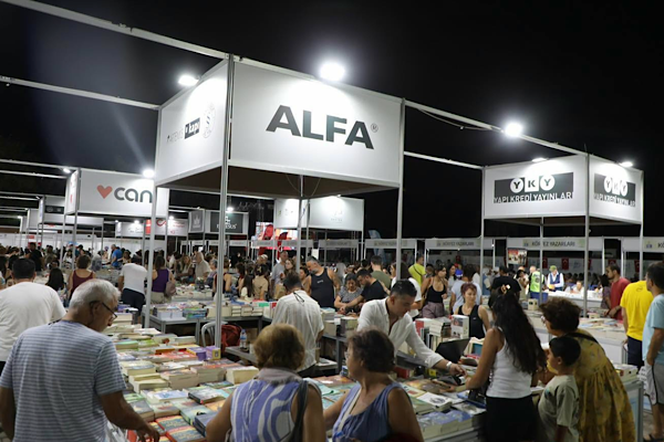 8. Edremit Kitap Fuarı başladı