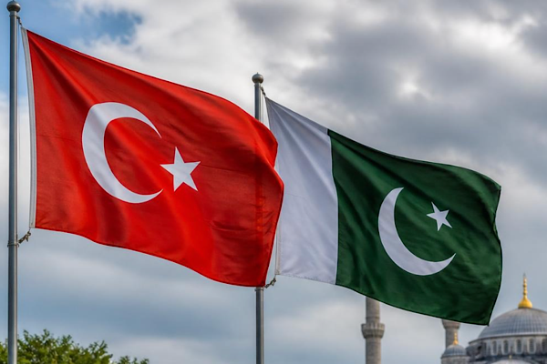 Pakistan ve Türkiye dışişleri bakanları bölgesel gelişmeleri görüştü