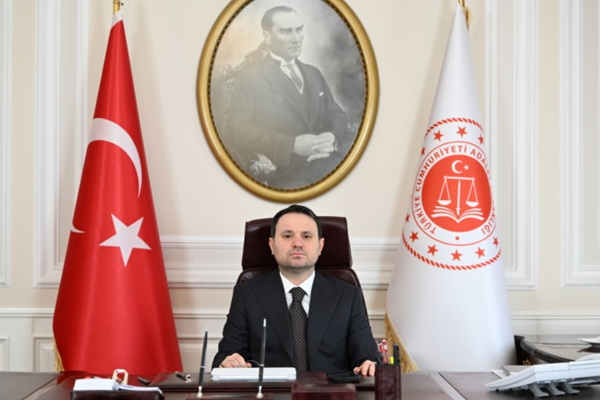 Gürlek: Suç örgütlerine geçit vermeyeceğiz