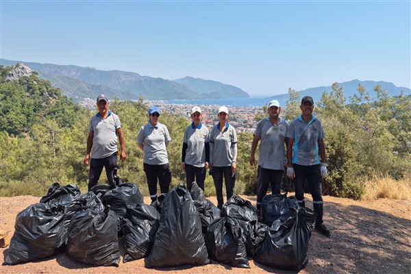 Marmaris’te seyir noktalarında temizlik çalışması yapıldı