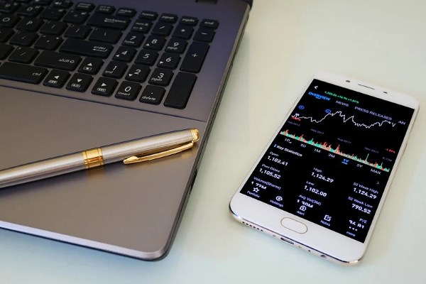 BIST 100 endeksi haftanın son işlem gününü yüzde 0,82 yükselişle tamamladı