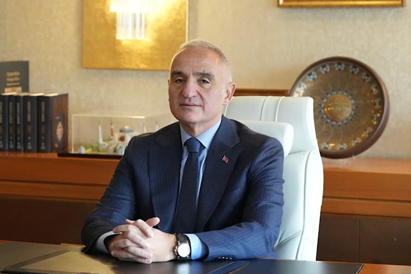 Ersoy: Karahantepe’de 11 bin yıllık benzersiz bir heykeli gün yüzüne çıkarttık
