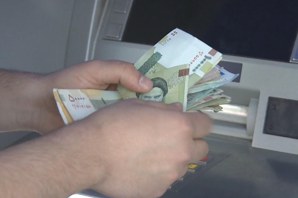 İran riyali, ABD yaptırımları öncesi geriledi