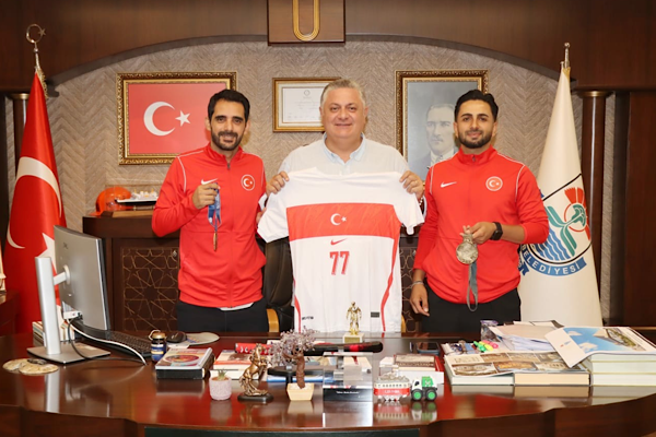 Başkanı Gürel Yalovalı sporcular ile bir araya geldi