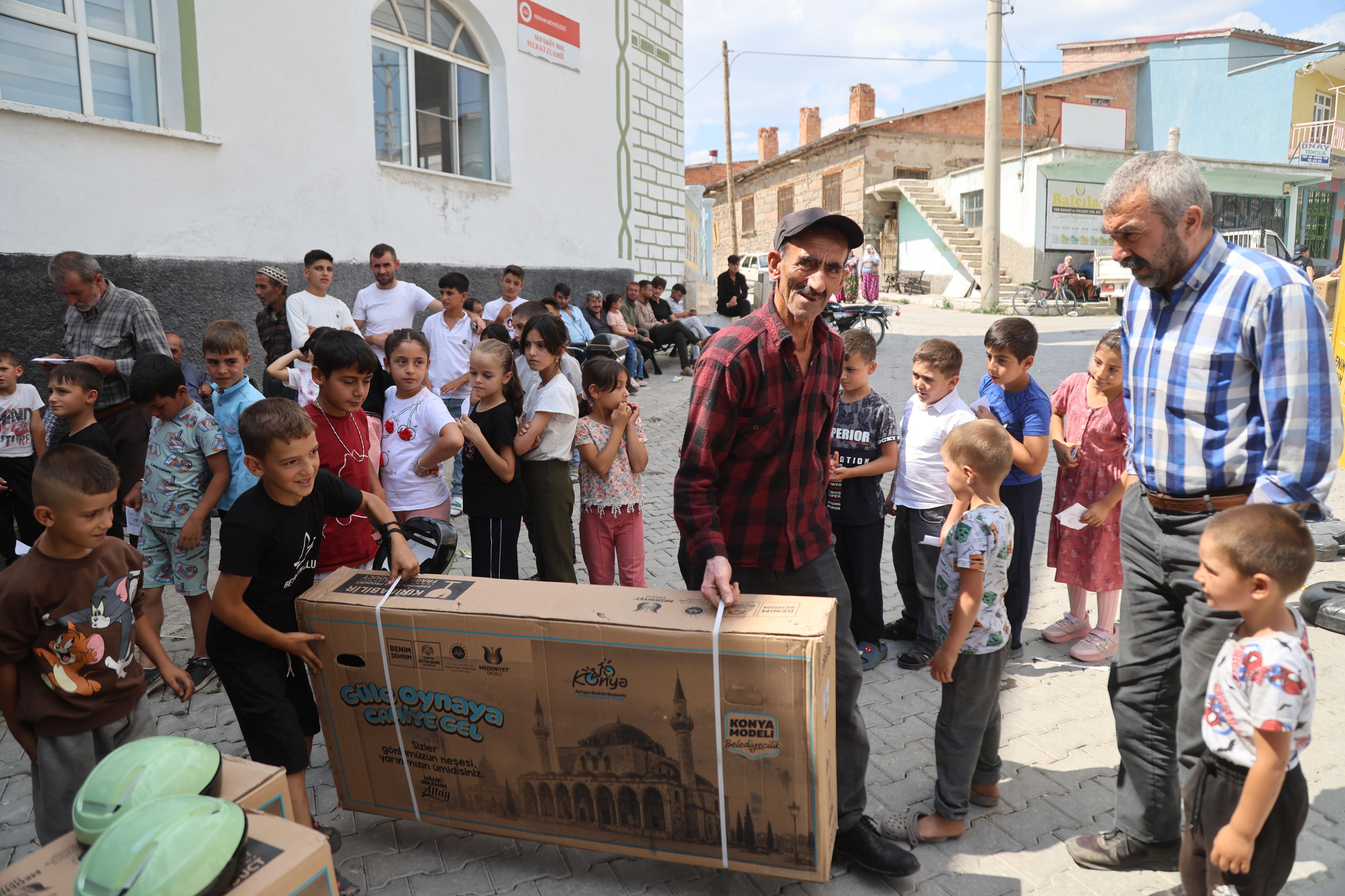 “Güle Oynaya Camiye Gel” projesinde 13 bin 91 çocuğa bisiklet dağıtımı başladı