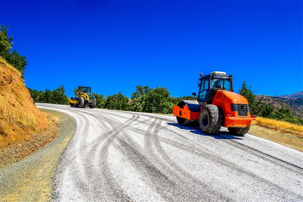 Malatya’da Pütürge-Nohutlu-Taşmış yolunda çalışmalar sürüyor