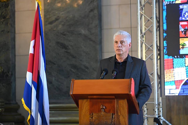Bermudez: Birlikte Küba Devrimi'nin sosyal kazanımlarını savunuyoruz