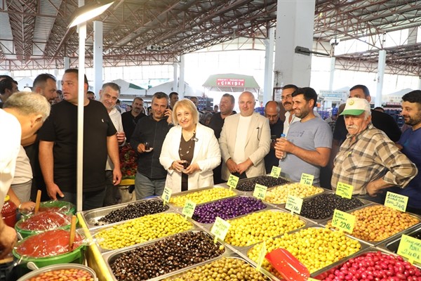 Menderes Belediye Başkan Vekili Şen, pazar esnafını ziyaret etti