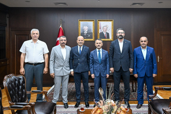 Dilovası Kars Sarıkamışlılar Yardımlaşma ve Dayanışma Derneğinden Vali Aktaş’a Davet