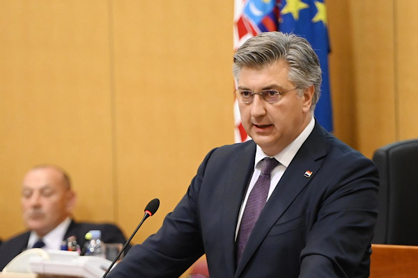 Plenkovic: Bin 725 kayıp kişiye saygı duruşunda bulunuyoruz
