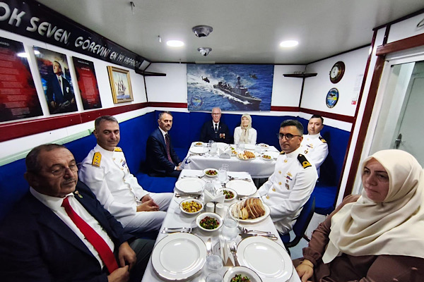 Kocaeli’de şehit aileleri ve gaziler TCG Doğan Gemisi’nde ağırlandı