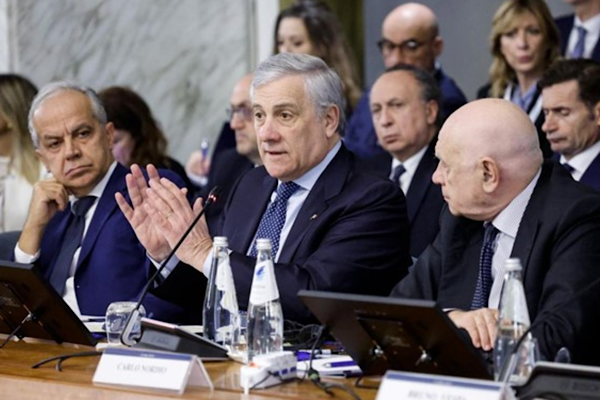 Tajani: İspanya ile hava ve deniz sınırlarındaki kontrolleri 15 gün uzattık