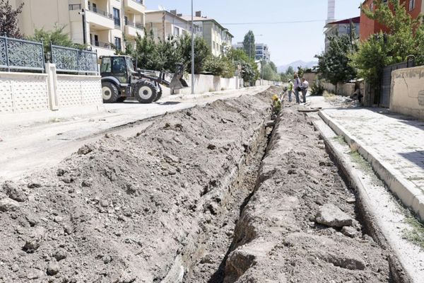 Halilağa Mahallesi’nde içme suyu hattı yenileniyor