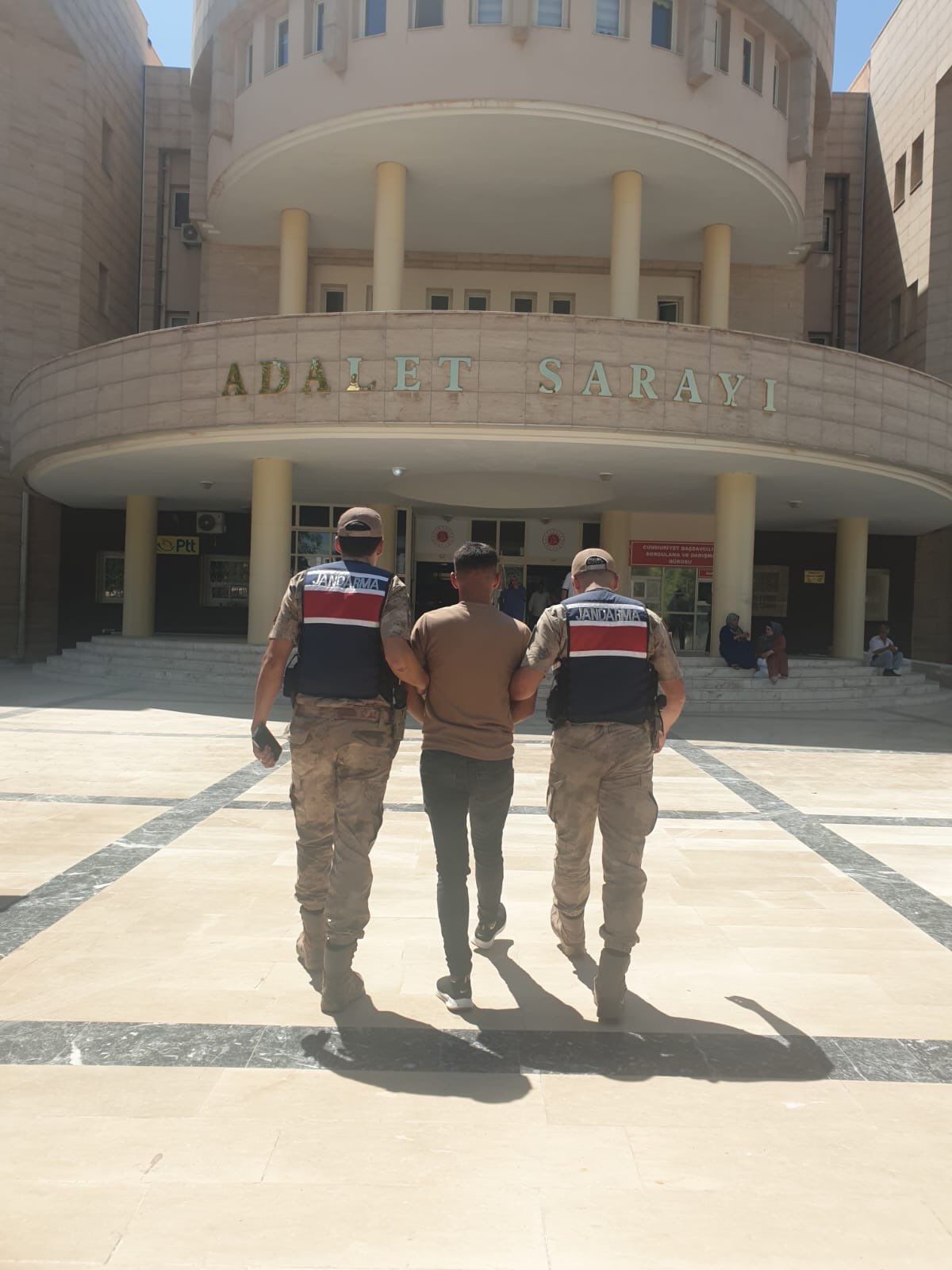 Şanlıurfa’da 8 Yıl 9 Ay Hapis Cezası Bulunan Firari Yakalandı