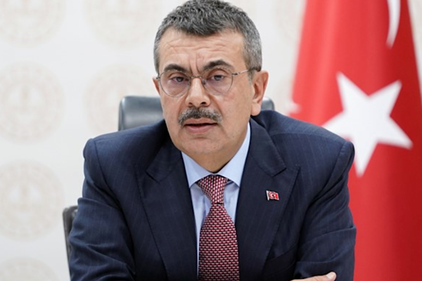 Bakan Tekin, Batman’da AK Parti Merkez İlçe Danışma Meclisi Toplantısı’na katıldı