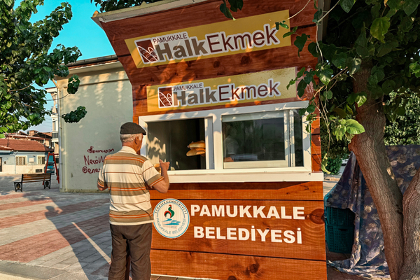 Pamukkale Halk Ekmek büfelerinde simit satışı başladı