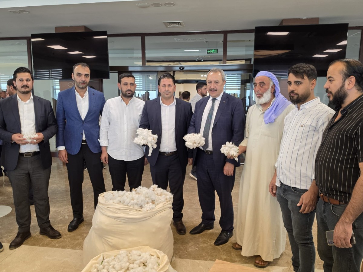 ŞANLIURFA’DA SEZONUN İLK PAMUĞU SATILDI