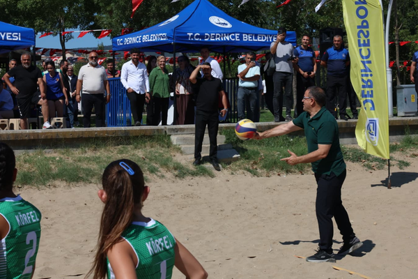 Derince’de Plaj Voleybolu Turnuvası başladı
