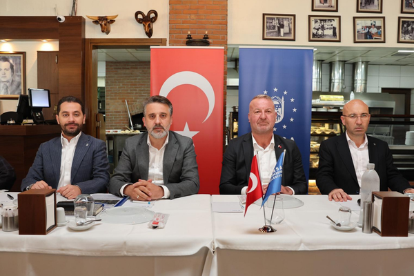 Bursa’da Karacabey muhtarlarıyla altyapı toplantısı yapıldı