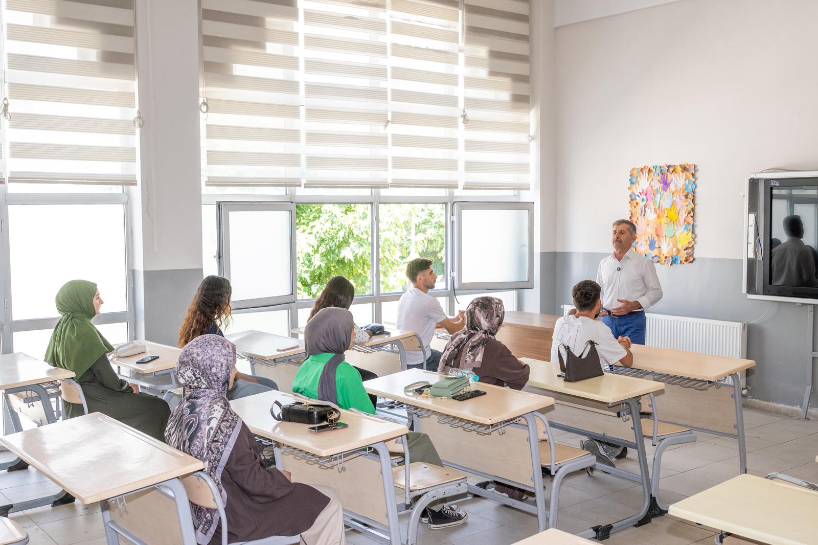 Malatya’da ücretsiz YKS kurslarından yaklaşık 100 öğrenci üniversiteye yerleşti