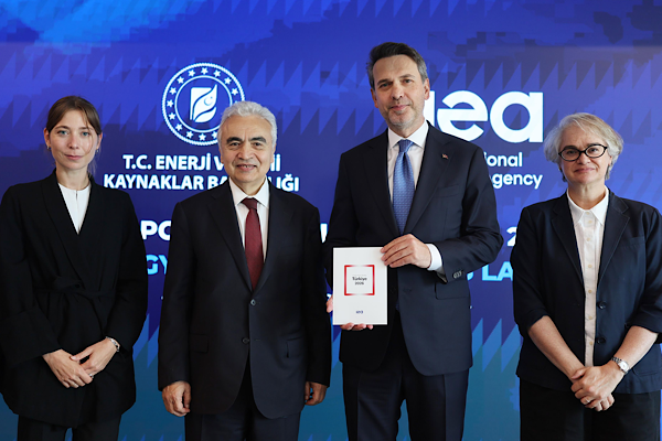 Bayraktar: Türkiye’nin 2040 Yeni Enerji Mimarisi’ni COP31 öncesinde sunacağız
