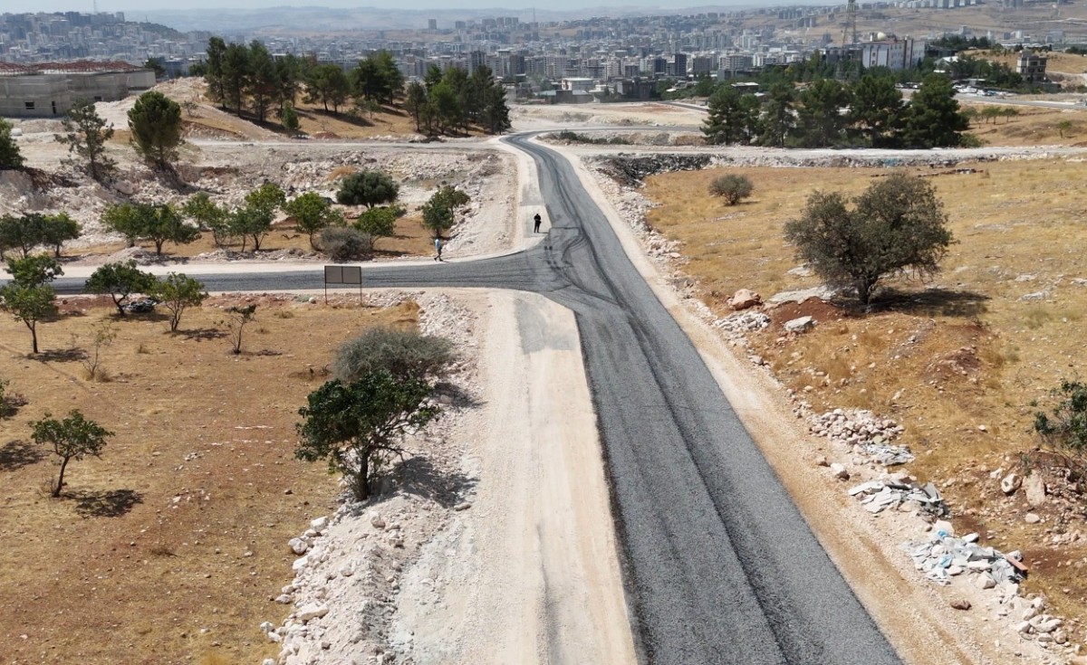 KARAKÖPRÜ’DE YOLLAR YENİLENİYOR, ULAŞIM KONFORU ARTIRILIYOR
