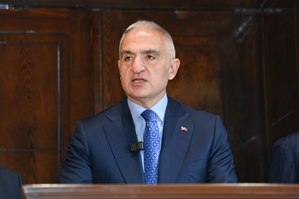 Bakan Ersoy, İnançer’i vefatının 4’üncü yılında andı