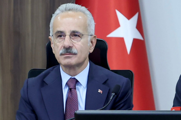 Bakan Uraloğlu: Tarihi Gediz Köprüsü restorasyonun ardından yeniden ulaşıma kazandırıldı