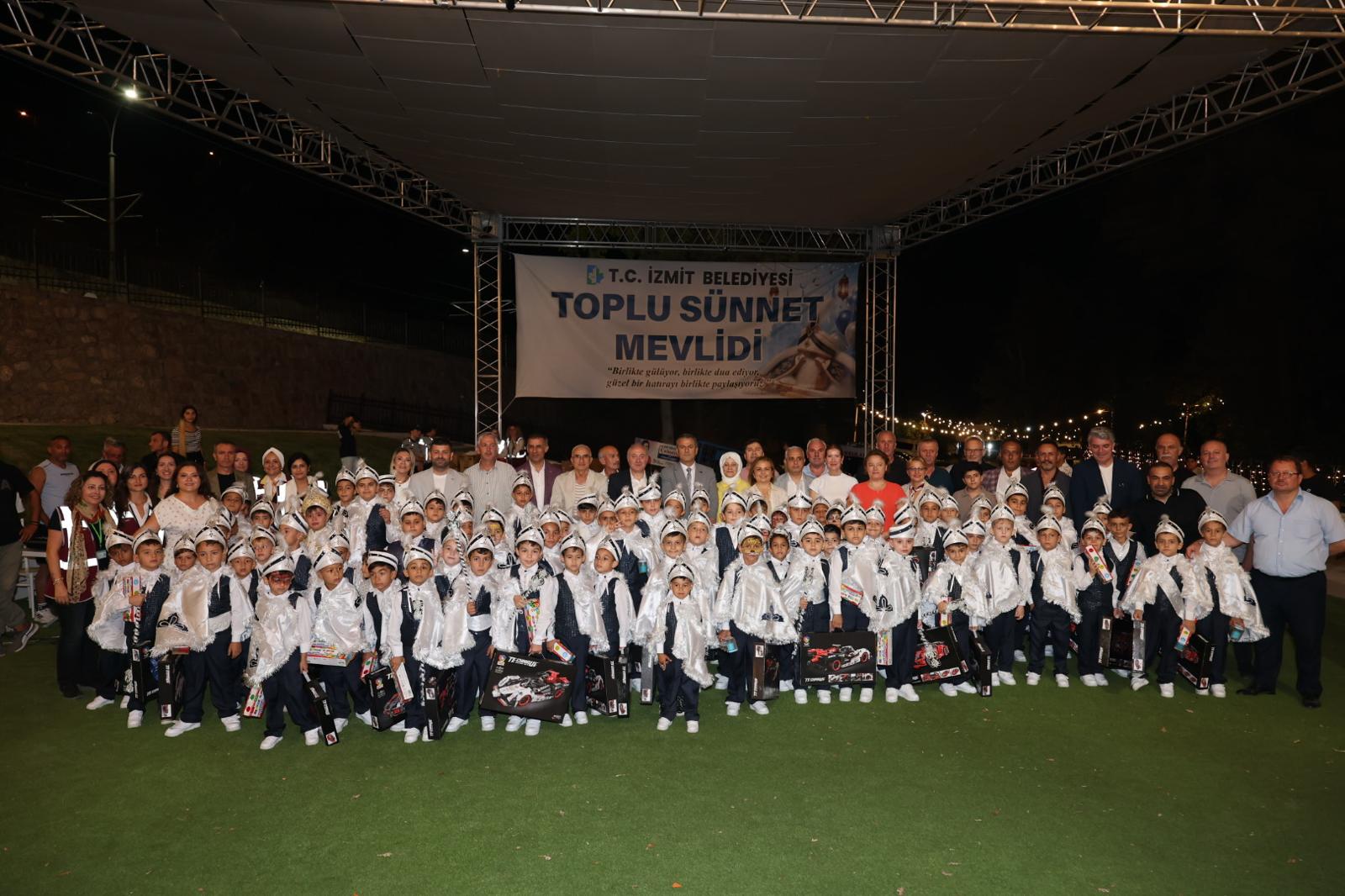 İzmit Belediyesi 102 çocuk için mevlit programı düzenledi