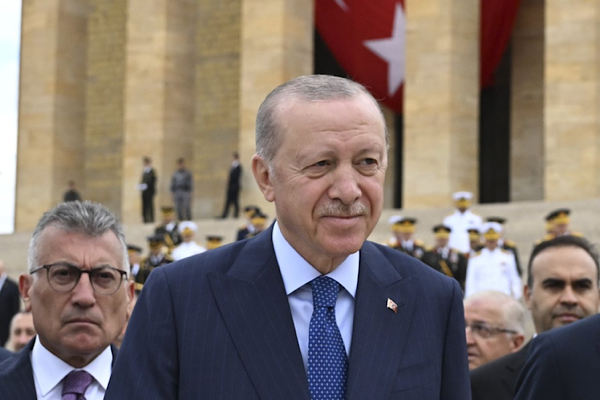 Erdoğan’dan Avrupa şampiyonu Filenin Sultanları’na tebrik