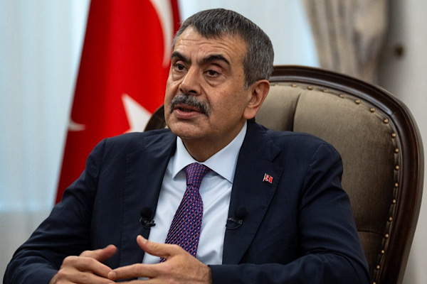 Bakan Tekin, Viyana Büyükelçiliği’nde eğitim çalışmalarını değerlendirdi