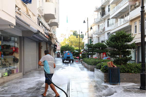 Marmaris’te Sevgi Yolu’nda temizlik çalışması