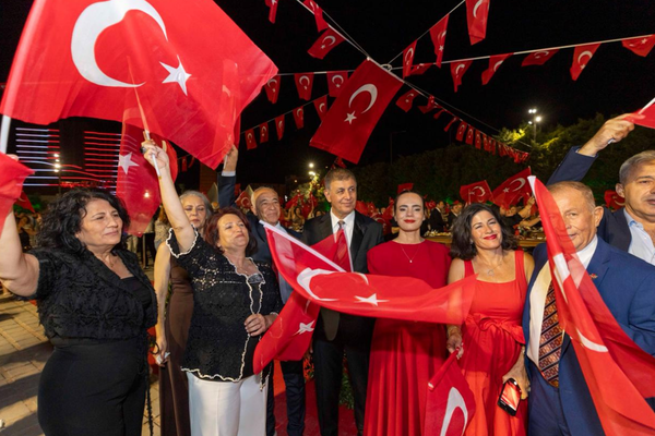 İzmir’in kurtuluşunun 104. yılı resepsiyonla başladı