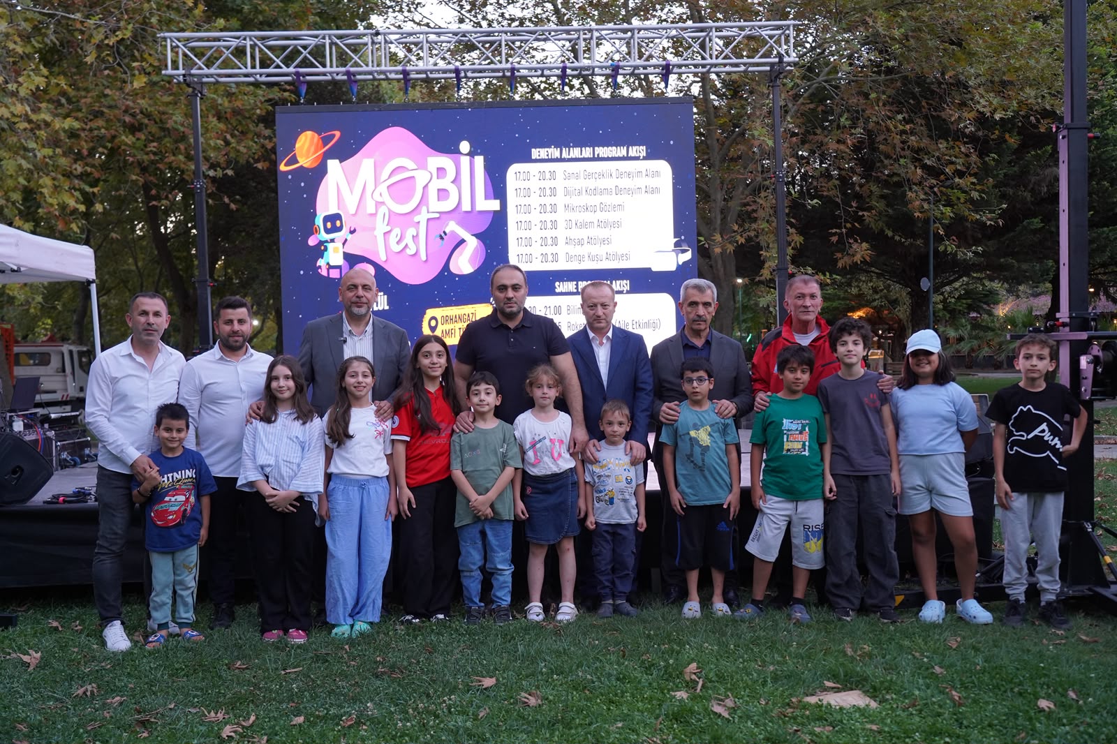 Başkan Aydın, Mobil Fest’te çocukların bilim heyecanına ortak oldu