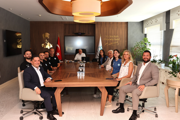 Milli sporculara Başkan Özdemir’den tebrik