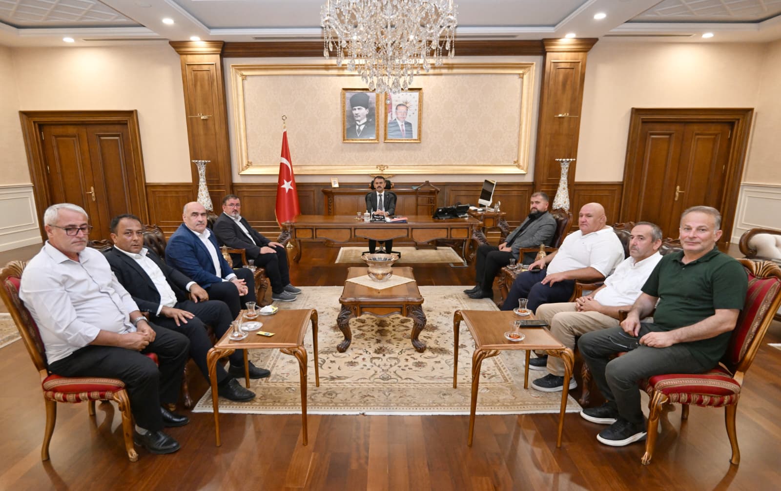 Muhtar dernek başkanları ve beraberindeki heyetten Vali Aktaş’a davet