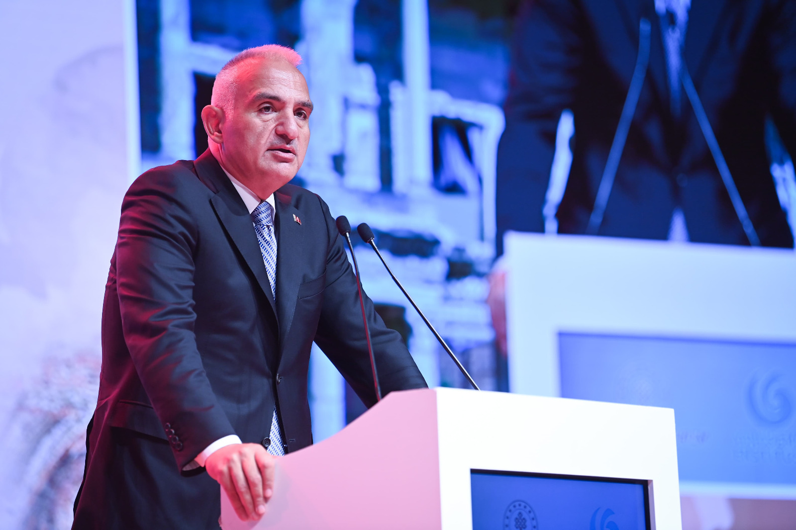 Bakan Ersoy, eski Bakan Mahir Ünal’ı ağırladı