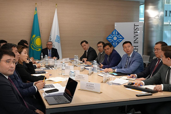 Kazakistan Dışişleri Bakanı Tileuberdi, yatırım çekme önceliklerini görüştü