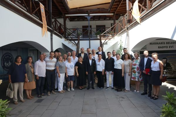 Marmaris Belediye Başkanı Ünlü muhtarlarla bir araya geldi