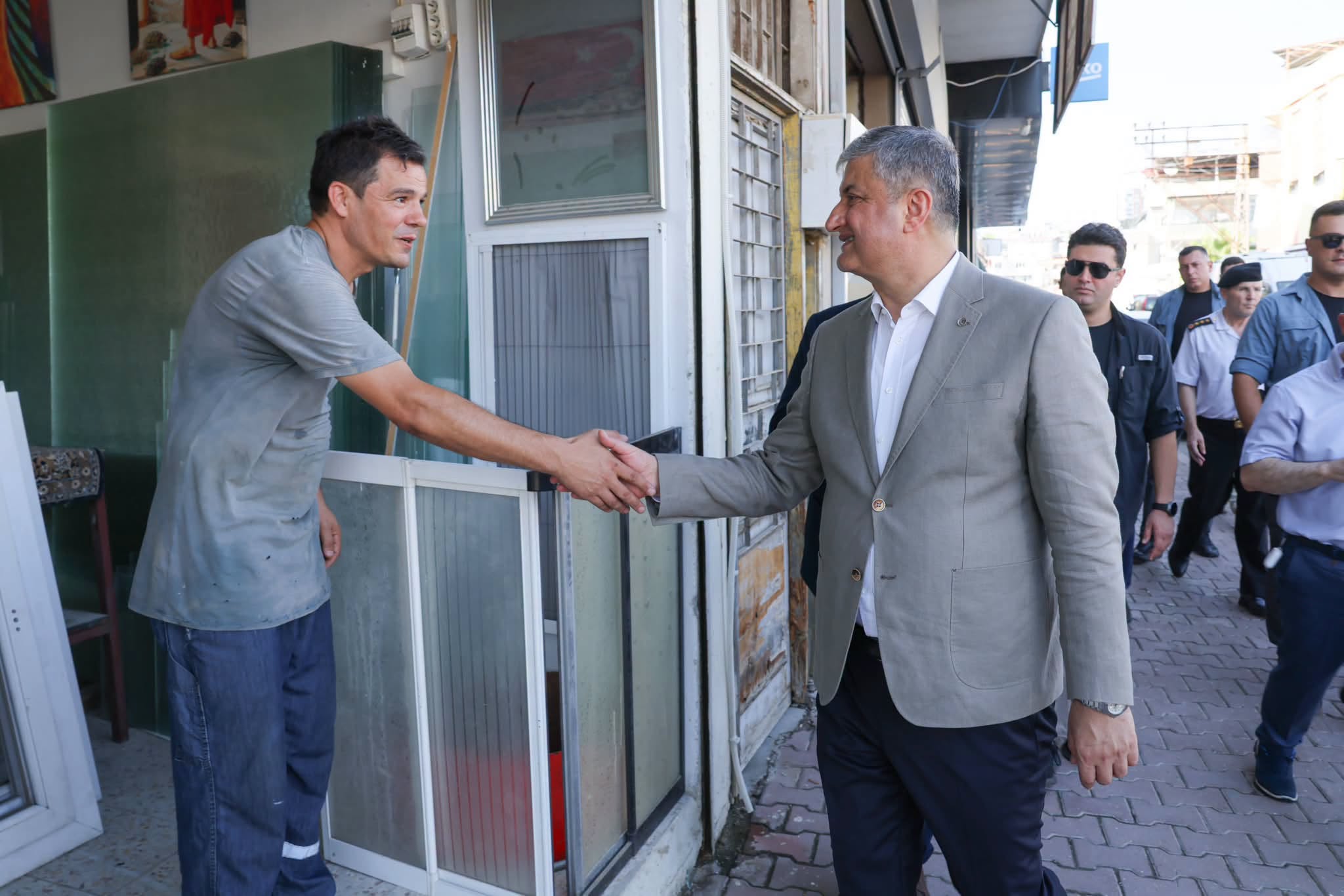 Vali Yavuz, Adana’da esnafı iş yerlerinde ziyaret etti