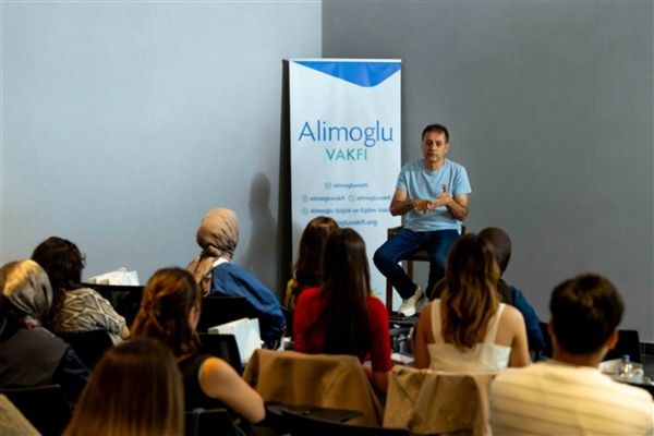 Gerçek iş deneyimiyle kariyer yolculuğuna ilk adım