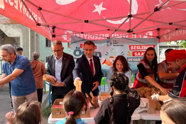 İzmit Belediyesi Beslenme Saati Projesi’ni 3 okulda sürdürdü