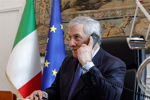 Tajani: Otomobil harcı vergisini kaldırıyoruz