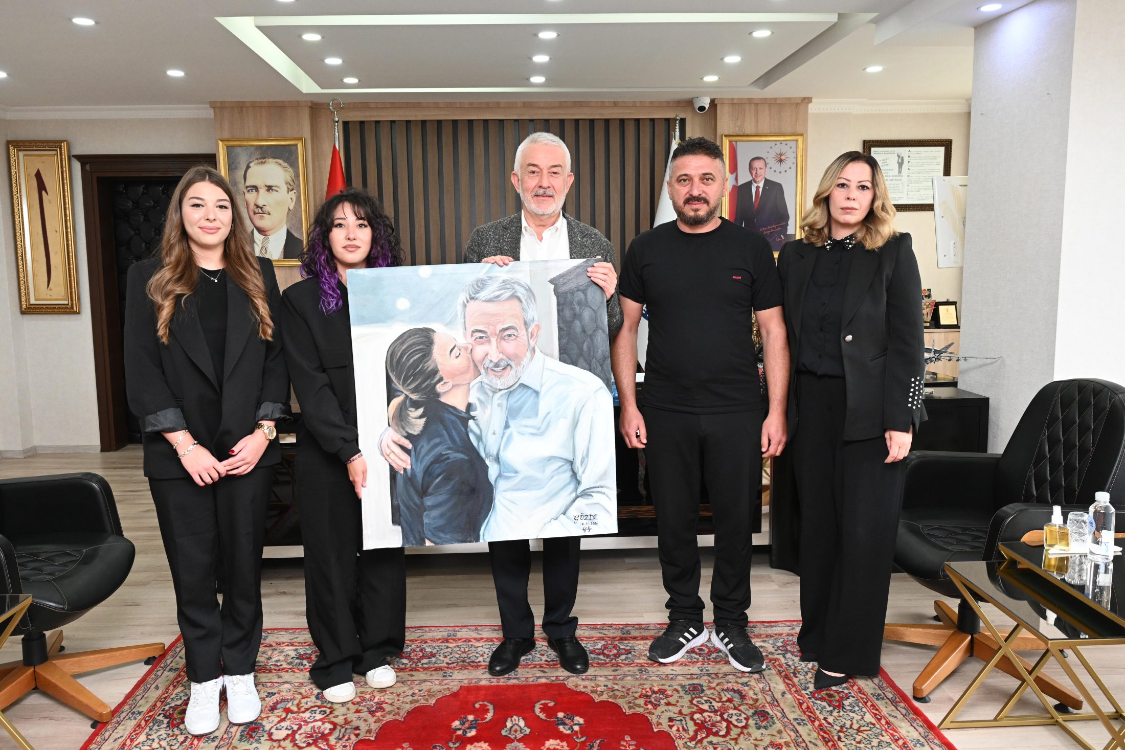 Isparta’da lise öğrencisinden Başkan Başdeğirmen’e yağlı boya tablo