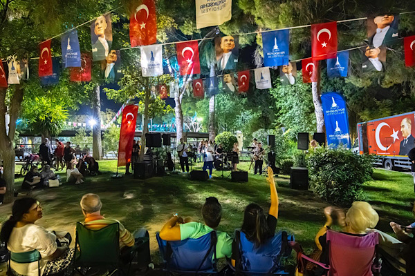 İzmir'de Alternatif Park Konserleri'nin ikinci durağı Bornova oldu