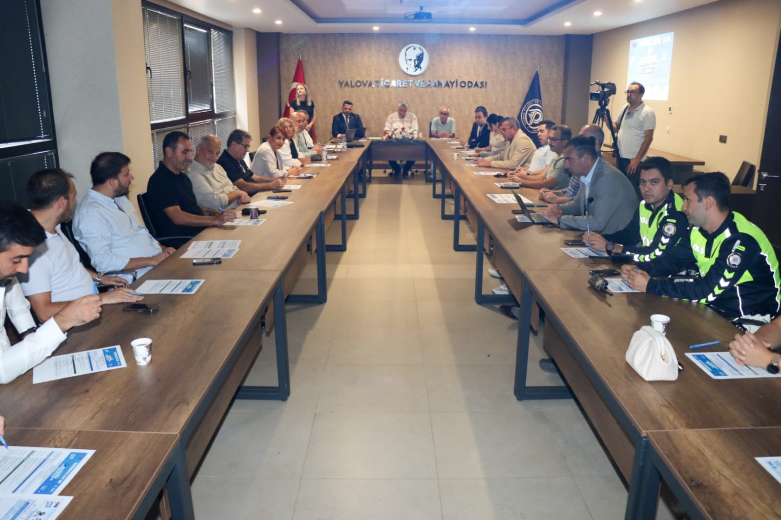 &Prime;Yalova Merkezini Yayalaştırma Projesi Çalıştayı&Prime; düzenlendi