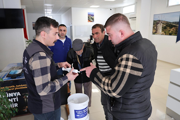 İzmir'de tarım ekipleri üreticilere saha desteği sağlıyor